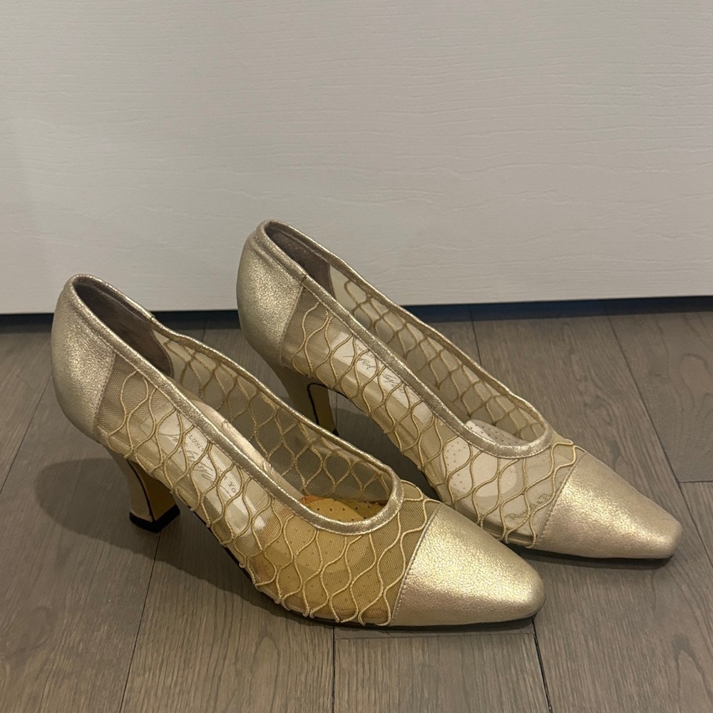 Lord & Taylor Gold and Cream Heels